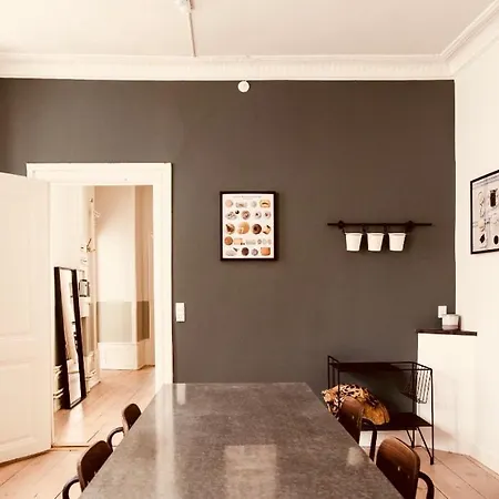 4 Bedroom In The Latin Quarter Apartament